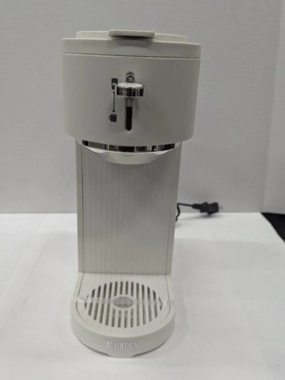 HADEN Single Serve Coffee Machine for Single Serve Pods and Ground Coffee (New) - Picture 2 of 8